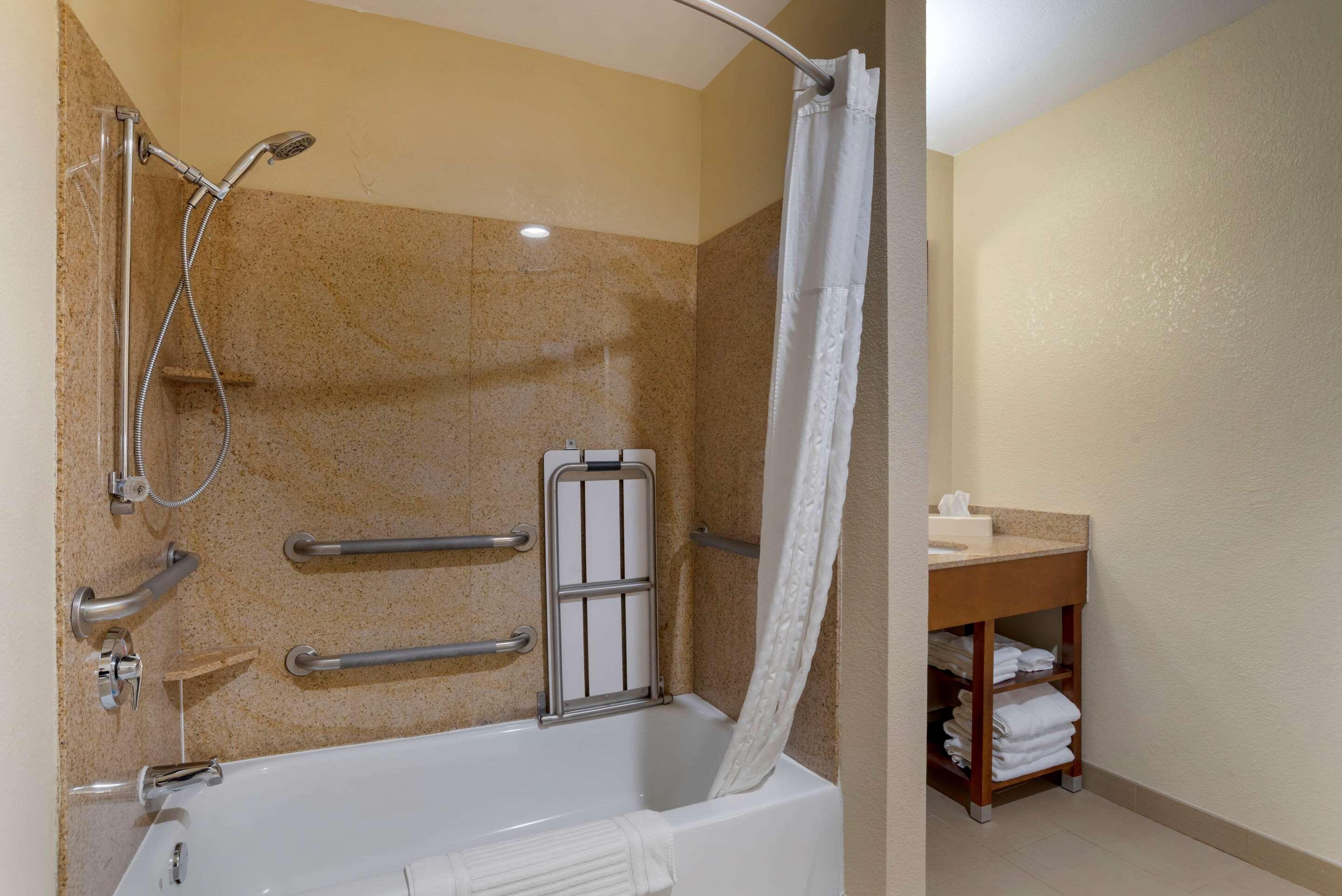 Comfort Suites Oxford I-20 Exit 188 Eksteriør bilde